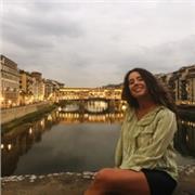 Graduada en Derecho y ADE imparte clases de apoyo escolar a todos los niveles